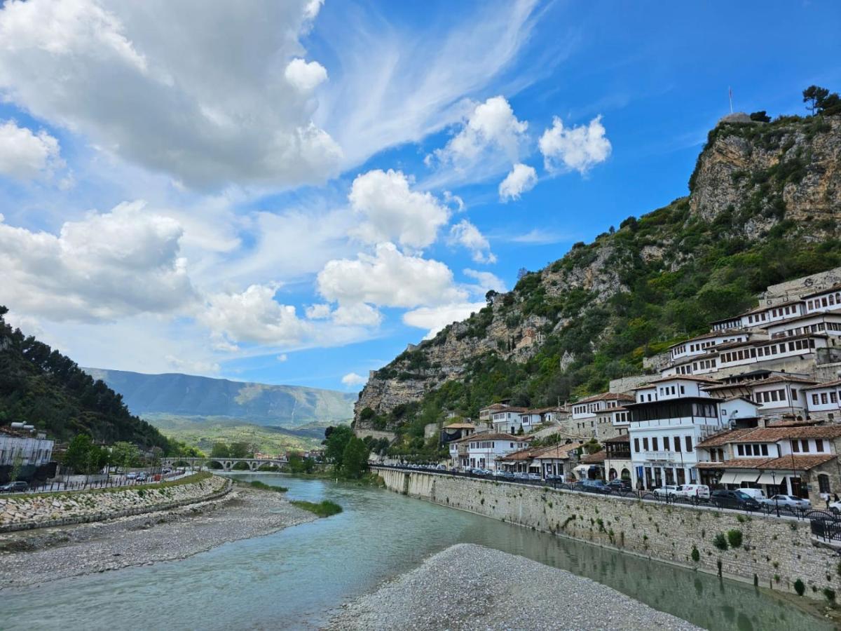 Guesthouse Iljaz Berat Exterior photo